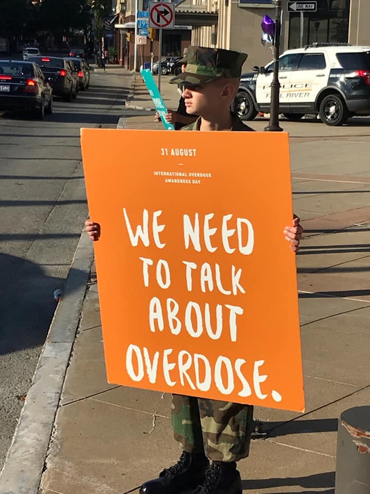 bringing attention to drug overdose awareness international overdose awareness day